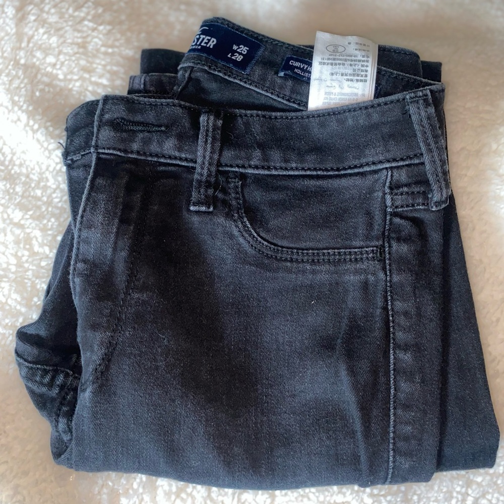 All black hollister jeans.